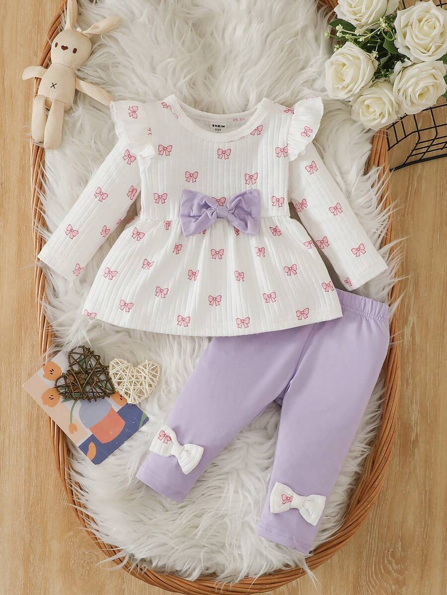 SHEIN Vintaside Kids 韓式風格柔軟可愛女嬰蝴蝶結套裝，滿版蝴蝶結印花荷葉袖上衣搭配3D蝴蝶結長褲，甜美嬰兒套裝 - 淡紫色 - 查看 1