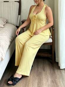 Napfluff CURVE Napfluff CURVE Mikroplisserat texturerat pyjamasset i plus size med halterneck och söt design - Gul - Visa 4