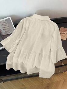 GlowEve CURVE Camisa casual de mujer talla grande de unicolor con botones simples y volantes en el dobladillo - Albaricoque - Ver 2