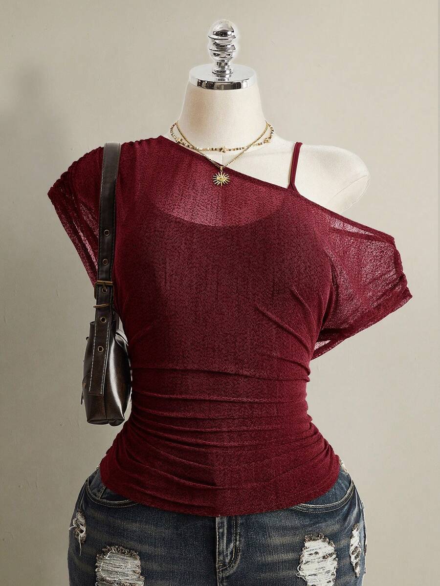 SHEIN ICON 大尺碼夏季休閒純色不對稱領口T恤 - 酒紅色 - 查看 1