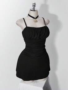SHEIN ICON 大尺碼女款素色壓褶紋理面料細肩帶洋裝 - 黑色 - 查看 7