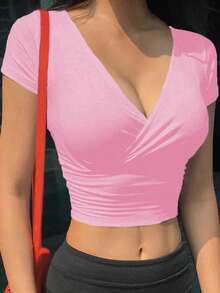 EMERY ROSE 女款夏季純色層次感V領短袖修身短版T恤，度假與假日百搭 - 粉色 - 查看 1