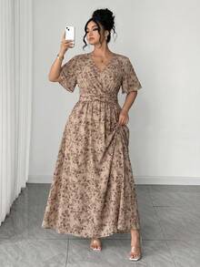 SHEIN LUNE CURVE Vestido Elegante Casual para Vacaciones de Talla Grande para Mujer, Color Café con Estampado, Nuevo Estilo, Manga Holgada y Cuello en V - Café integral - Ver 6