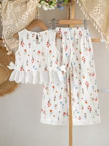 SHEIN Genkimix Kids 女童法式田園風花卉圓領無袖背心上衣，側邊3D蝴蝶結裝飾搭配寬鬆直筒寬腿褲套裝，夏季休閒穿搭 - 白色 - 查看 3