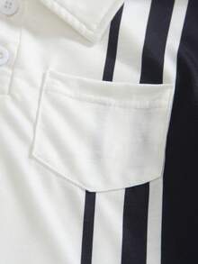 SHEIN 2件裝小男孩學院風黑白對比 Polo 衫與黑色慢跑褲套裝，肩部/袖口/褲側三點對比條紋設計，左胸實用口袋 + 領口細節，親膚柔軟面料，適合輕量戶外、學校運動會、日常休閒百搭、露營、開學季，春夏季 - 黑與白 - 查看 9