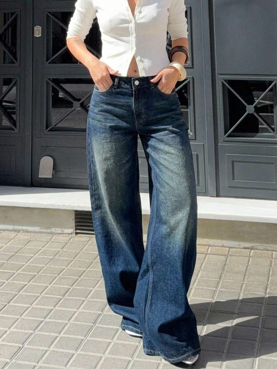 SHEIN 女士高腰中度水洗休闲直筒牛仔裤 - 中等水洗藍 - 查看 1