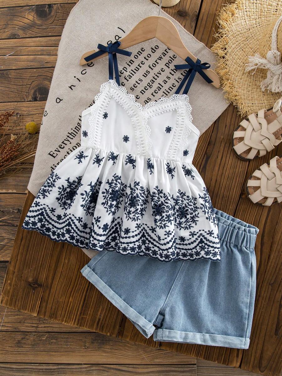 SHEIN Elladie kids 夏季法式田園風刺繡吊帶上衣與純色牛仔短褲套裝，幼童極簡風格，適合戶外活動，居家舒適，輕鬆適應校園生活以及與親友聚會