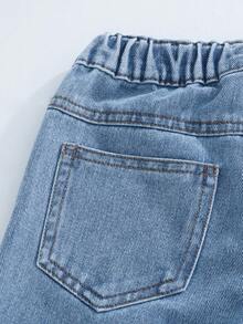 SHEIN 少女牛仔短褲，夏季新品，時尚休閒風，中藍色水洗，彈性腰帶，直筒寬鬆版型，輕盈柔軟牛仔面料，舒適親膚，時尚女孩必備，簡約休閒適合夏季穿著，百搭適用於日常拍照、購物、出遊、聚會、音樂節、度假等，2026新款少女牛仔短褲 - 中等水洗藍 - 查看 9