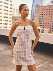 Aralina Vestido de tirantes ajustables para mujer con estampado de cuadros, lindo vestido tipo slip con ribete de encaje, dobladillo festoneado, tela tejida - Multicolor - Ver 1