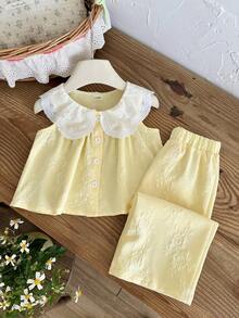 SHEIN 女嬰 0-3歲 春夏休閒風 2件/套 針織紋理面料外出套裝，蕾絲裝飾領口鈕扣無袖上衣&簡單長版寬鬆長褲。舒適衣物適合戶外活動。 - 黃色 - 查看 6