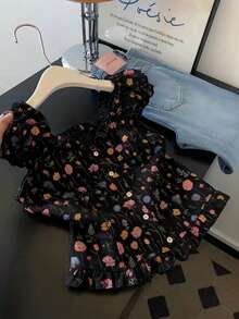 GlowEve 女款 2026 春夏新款碎花刺繡印花荷葉邊飛袖度假襯衫 - 黑色 - 查看 6