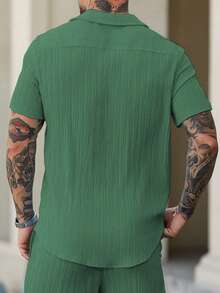 Manfinity Homme Men's Solid Color Short Sleeve Single-Breasted Casual Commuter Shirt, Ceremony - Dark Green - View 2