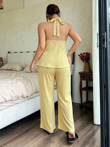 Napfluff CURVE Napfluff CURVE Mikroplisserat texturerat pyjamasset i plus size med halterneck och söt design - Gul - Visa 2