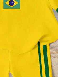 SHEIN 2件組青少年女孩活力陽光黃、金色星芒、黃金海岸、復古時尚綠色BRAZIL字母印花、對比領口、年輕女孩休閒極簡短袖修身圓領T恤搭配緊身短褲，適合春夏季日常穿著 - 彩色 - 查看 6