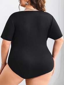 SHEIN CURVE+ 2pcs Plus Size Black & White Short Sleeve Tight Fit Bodysuit - Multicolor - View 2