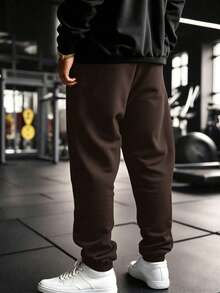 GymBeat 男士字母印花抽繩腰口袋收口運動長褲 - 棕色 - 查看 2