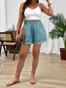 EMERY ROSE Celana Pendek Kasual Musim Panas Wanita Ukuran Besar Warna Biru Muda Polos Model Paperbag dengan Tali Serut Elastis, Pinggang Tinggi, Saku Tempel, dan Kaki Lebar Longgar - MultiWarna - View 5