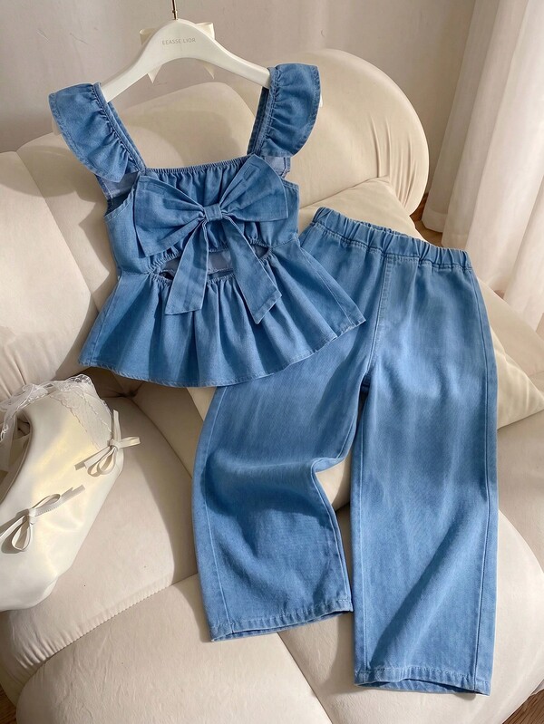 Bộ đồ denim 2 mảnh cho bé gái, áo không tay và quần ống đứng, chất liệu denim Tencel nhẹ, thoáng mát, thoải mái và mềm mại, thiết kế nơ có thể tháo rời ở phía sau, phù hợp cho mặc hàng ngày, đi du lịch và dự tiệc.