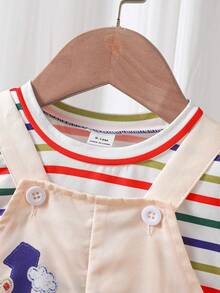 SHEIN Playful Pals Ensemble t-shirt à motifs graphiques et rayures colorés avec short bavette pour bébé garçon, coupe ample et confortable, convient pour les sorties quotidiennes, les activités scolaires, les rassemblements familiaux, les jeux en extérieur et les séances photo - Nude - Voir 4
