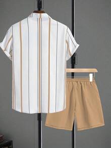 Manfinity Homme Bộ 2 áo sơ mi sọc tay ngắn cài khuy đơn và quần short cho nam mùa hè, trang phục ấm áp - Màu Khaki - Xem 2