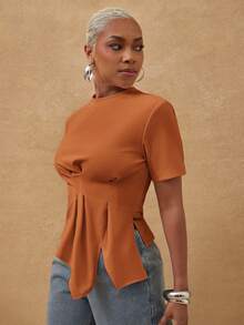 Vixey Top casual de jersey texturizado con cuello redondo, cintura ceñida y bajo asimétrico con abertura - Color caoba - Ver 3
