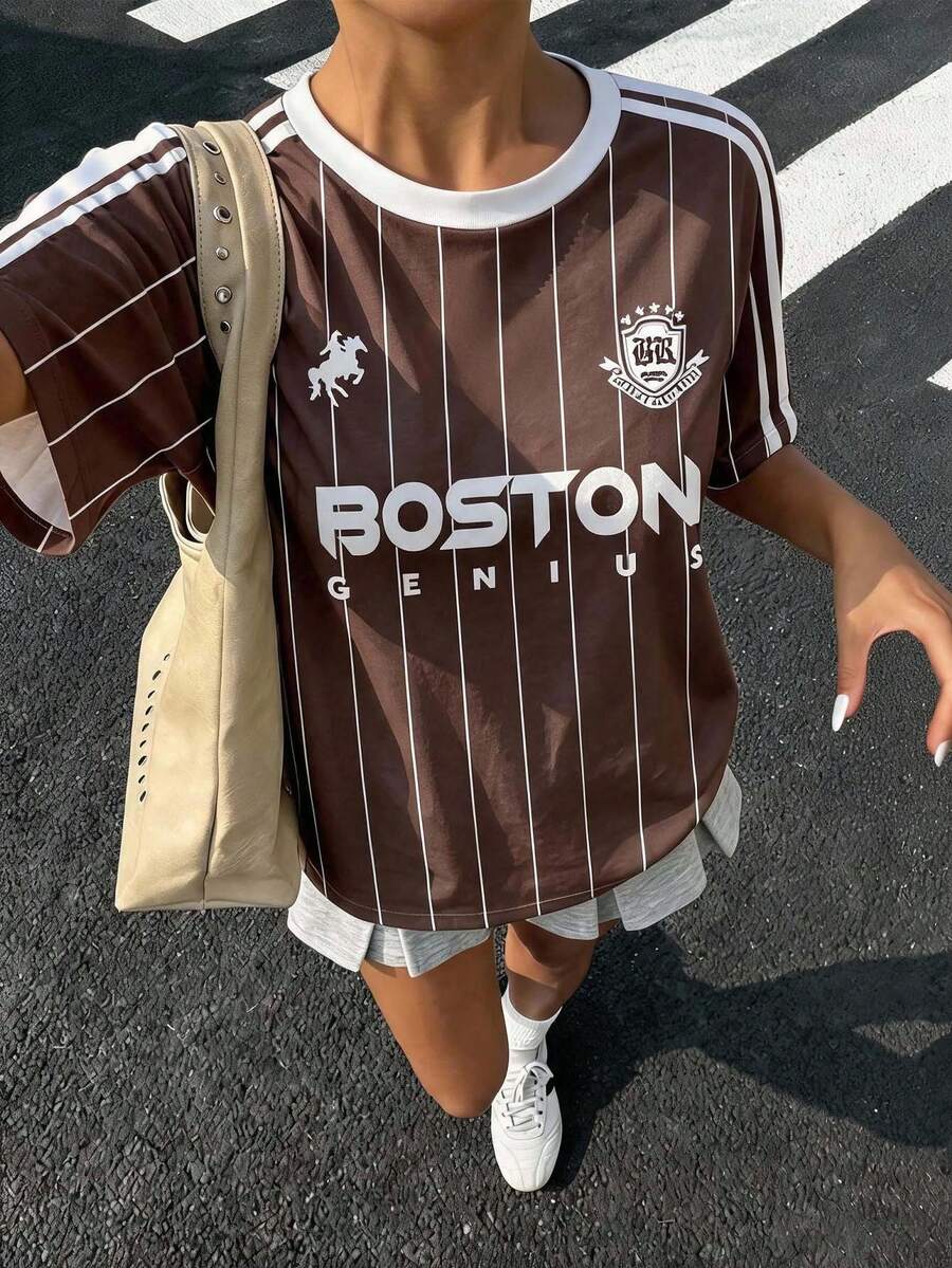 青少年女孩休閒極簡騎士字母圖案印花條紋撞色圓領短袖T恤,學院風日常穿搭 - 白色 - 查看 1