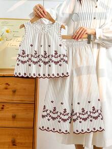 SHEIN Vintaside Kids 少女夏季黑白簡約優雅風直條紋花卉刺繡無袖上衣 & 寬腿長褲套裝，適合日常出遊、休閒旅行、校園穿搭、派對活動及拍照穿搭 - 棕色 - 查看 6