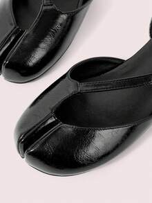 CUCCOO DOLLMOD Women's Classic Retro Style Round Toe Flat Tabi Shoes, Black, With Cross Foot Straps Dance Shoe Backless Spring Shoes Cute - Black - View 4