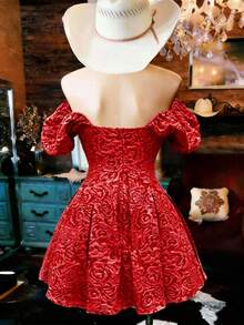 SHEIN Vestido Curto Feminino de Verão Romântico Elegante Vintage Anos 50 para Férias, Tecido Texturizado com Flores 3D, Bainha Plissada, Cintura Marcada, Festa e Encontro, Vermelho - Vermelho - Visão 2