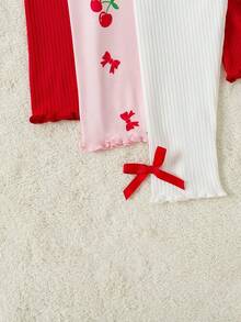 SHEIN Vintaside Kids 3件組女嬰夏季服飾 可愛腮紅粉櫻桃蝴蝶結印花 白色3D裝飾 紅色螺紋波浪邊彈性腰身內搭褲 度假出遊 6個月-3歲 - 彩色 - 查看 5