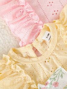 SHEIN Playful Pals [女童甜美荷葉袖上衣]夏季新款嬰兒鏤空刺繡花卉無袖T恤兒童蕾絲外套背心多色可選 - 彩色 - 查看 5