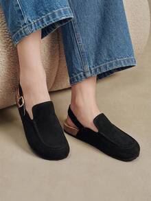 Solecia Sepatu slip-on datar wanita terbaru, sandal setengah belakang terbuat dari bahan suede imitasi, dengan desain tali belakang. Sederhana, nyaman, dan serbaguna, cocok untuk bepergian, berbelanja, berjalan-jalan, dan berlibur. - Hitam - View 7