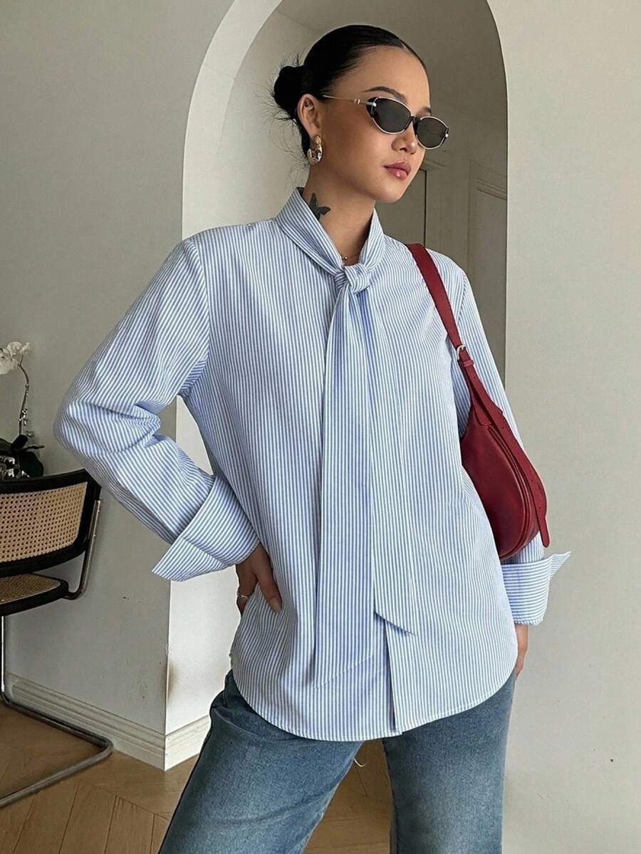 DAZY 春夏秋女款領結長袖藍白直條紋純棉布料收口袖口寬鬆休閒時尚襯衫 - 藍色 - 查看 1