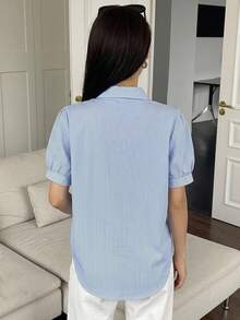 DAZY 春夏秋女款寬鬆休閒襯衫，有領、短袖、前開鈕扣，藍白細條紋 - 藍色 - 查看 2