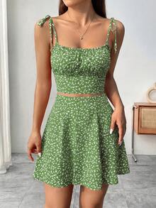 SHEIN Raffinéa Set Atasan dan Rok Camisole Motif Bunga Hijau untuk Liburan Musim Panas, Gaya Pondok Romantis, Boho, Tropis, dan Pantai. - Hijau - View 3