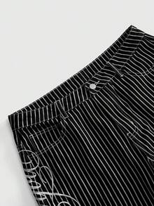 ROMWE MEN Pantalones cortos de mezclilla holgados con patrón bordado para hombres - Negro - Ver 4