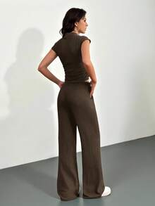 SHEIN Tall 2件組女款夏季素色立領百褶上衣與長褲套裝，休閒女裝運動服女夏季服飾女裝休閒套裝棕色兩件組女款兩件組長褲套裝女款休閒兩件組舒適兩件組棕色長褲套裝女款棕色連身褲長褲兩件組 - 摩卡棕 - 查看 2