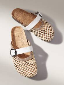 White mat