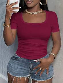 Slaydiva Camiseta de mujer de 97% algodón acanalado, minimalista, casual, básica de verano, cuello cuadrado, manga corta, ajuste regular, fruncido lateral, elástica acanalada, color rojo rosa - Rosa Fucsia - Ver 8