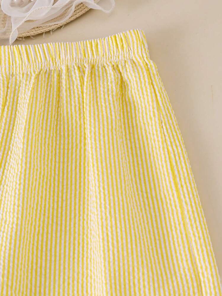 SHEIN Sparklyn Tween Girls' Vacation Set, Multi-Layer Ruffle Camisole + Large Floral Print Wide-Leg Pants, And Elegant, Suitable For Daily Outings, Beach Vacation And Photos - Yellow - View 5