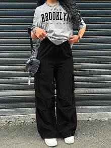 SHEIN 2件/組 青少年女孩字母印花短袖T恤與工裝褲，休閒套裝 - 黑色 - 查看 4