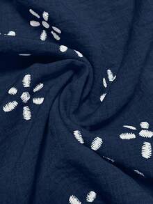 EMERY ROSE Blusa de talla grande con cuello en V, sin mangas, con volantes y bordado falso - Azul Marino - Ver 7