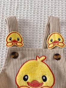 SHEIN Playful Pals 男嬰 0-3 歲 春/秋 卡其色字母刺繡燈芯絨連身褲，適合外出、購物、休閒、生日派對 - 卡其色 - 查看 4