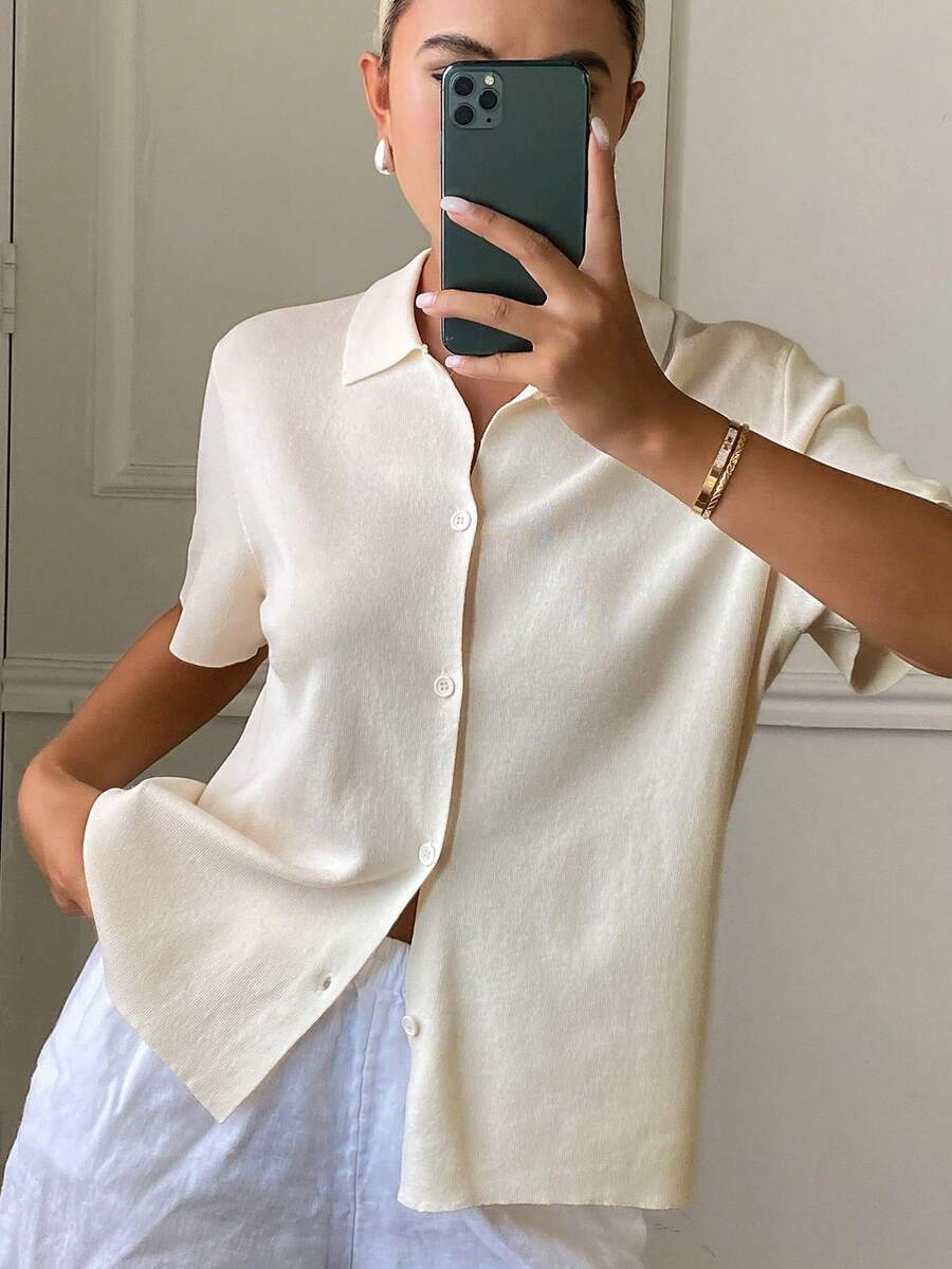 DAZY 女款白色短袖鈕扣修身純色 Polo 領 T 恤,適合通勤、度假與夏季節日穿著 - 白色 - 查看 1