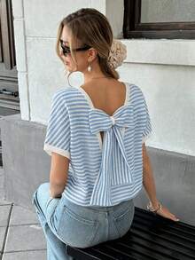 SHEIN PariChic ملابس علوية نسائية جديدة برقبة دائرية وأكمام قصيرة مع فيونكة خلفية مخططة، مناسبة للسفر والتسوق والمواعدة - الأزرق - مشاهدة 5