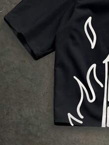 Manfinity ZONE917 Boxy Streetwear Loose Black Graffiti Flame Paris Big Ben Clock Tower Fun All-Over Print Short Sleeve Shirt - Multicolor - View 4