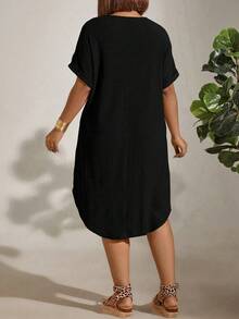 EMERY ROSE CURVE Plus Size Women's Spring/Summer Solid Color Knit Textured Fabric V-Neck Curved Hem Personalized Large Button Decor Loose Casual Home Comfortable Mid-Length Dress - Black - View 2