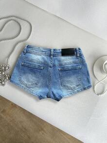 SHEIN Shorts mini de mezclilla de cintura ultra baja con costura de contraste - Lavado ligero - Ver 6