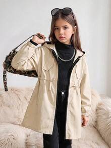 SHEIN 少女休閒字母裝飾寬鬆文字帶帽口袋中長版派克大衣，梭織雙排扣翻領寬鬆長版外套，休閒軍風，適合通勤與戶外穿著，春夏秋冬四季適用，Y2K，萬聖節、開學季，媽媽與姊妹與我親子姊妹套裝 - 米色 - 查看 3