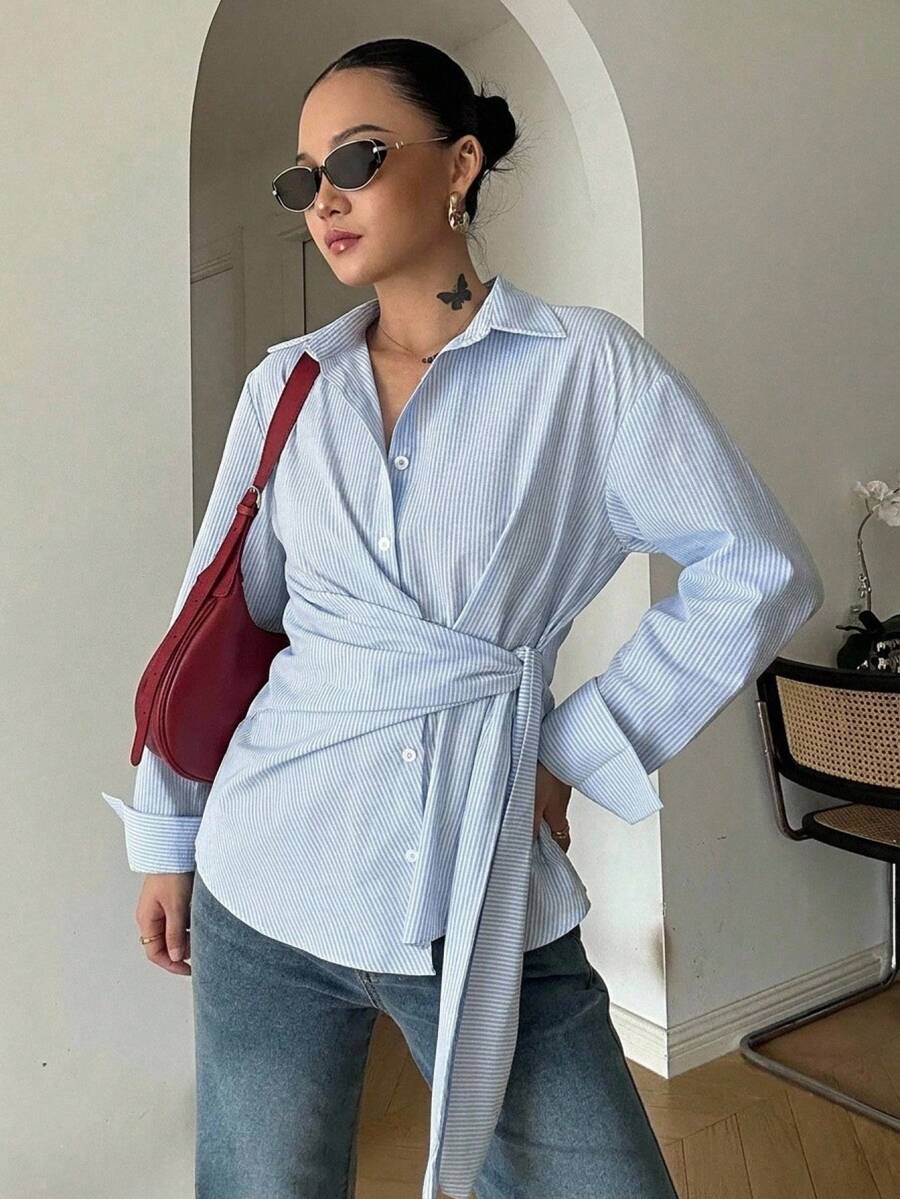 DAZY 春夏秋女款寬鬆長袖藍白條紋直條紋布料襯衫,領口抓皺設計,適合辦公室、早午餐、休閒穿著 - 藍色 - 查看 1